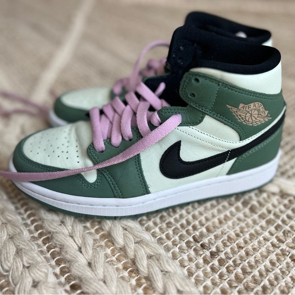 - Women’s Nike ‘Dutch Green’ Air Jordans